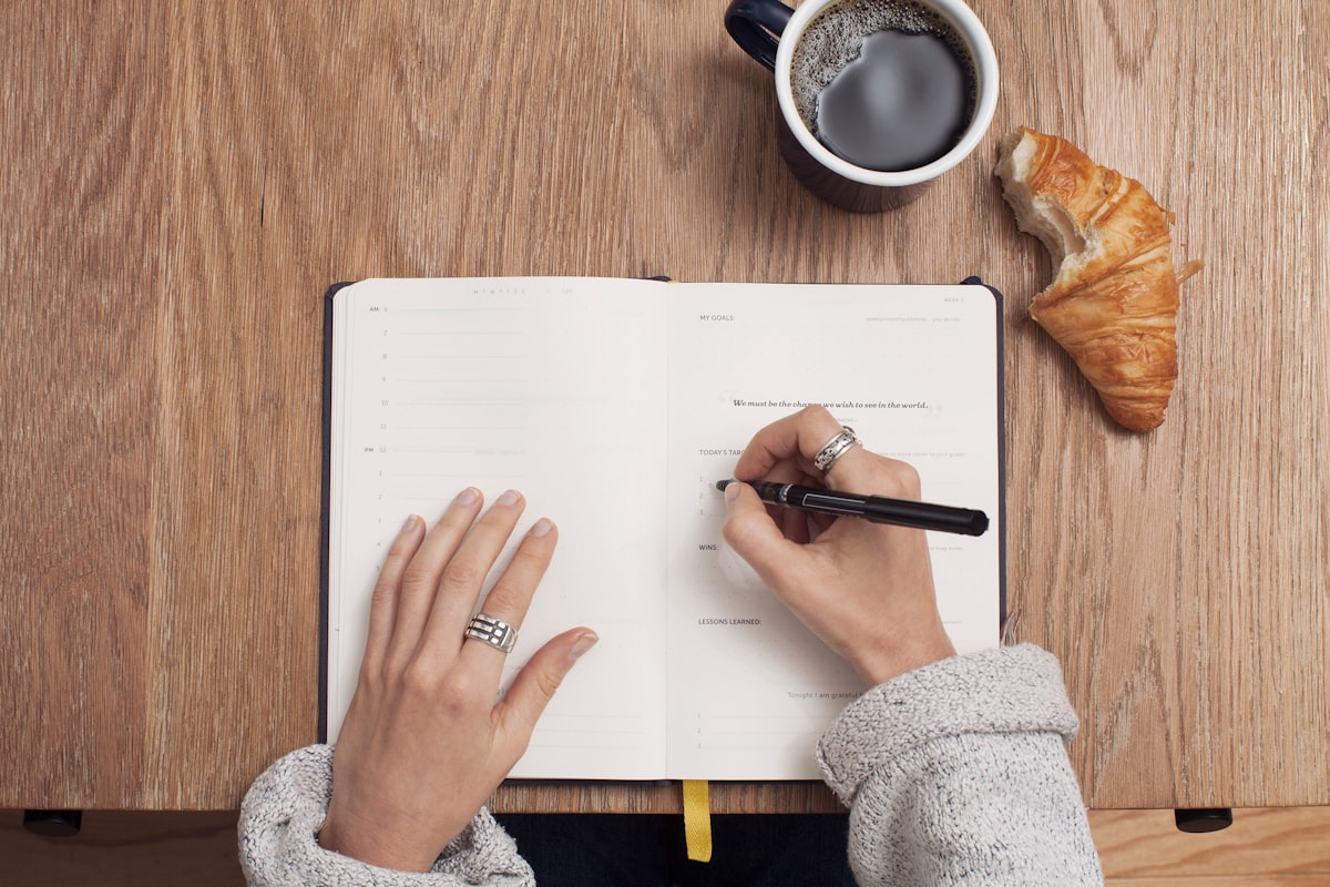 Nutritionist consulting with client about dietary goals